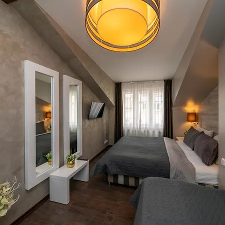 Emporio Apartman *